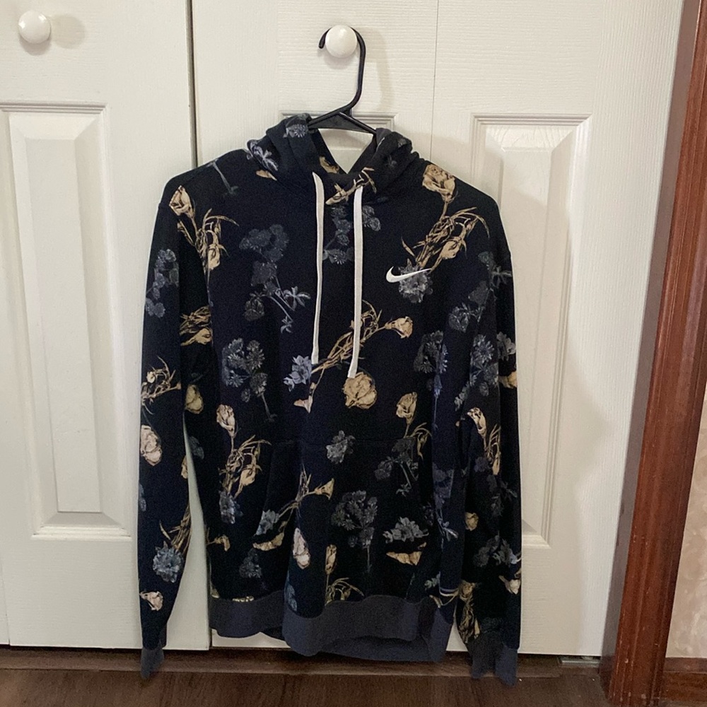 Men’s floral Nike sweatshirt